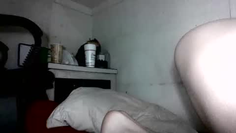 Snapshot of firsttime_freak chatting on 05-12-26, 10:29 FirstTimeFeak online show from 05-12-26, 10:29