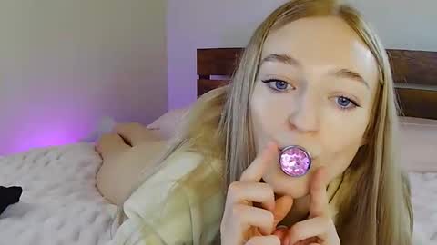 flowergirl online show from 01-08-26, 07:05