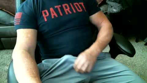 fitguy40 online show from 12-31-24, 07:07