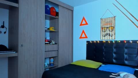 Elias Valencia online show from 01-08-25, 02:14