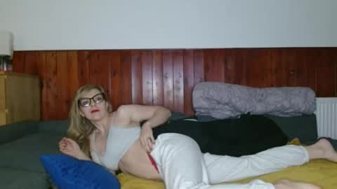 Snapshot of fitsexyes chatting on 11-03-25, 03:08 fitsexyes online show from 11-03-25, 03:08