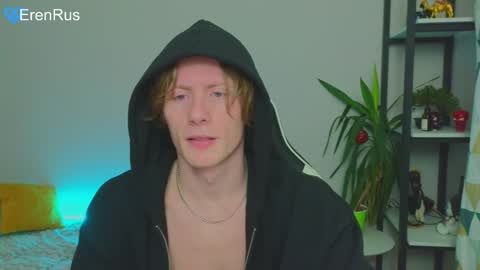 Snapshot of fixsicki chatting on 01-16-25, 03:02 Eren. online show from 01-16-25, 03:02