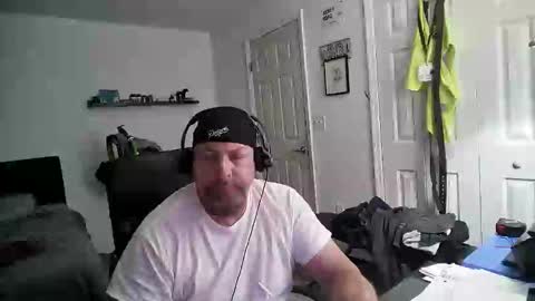 Snapshot of flaguy3233 chatting on 12-03-24, 04:47 Florida guy online show from 12-03-24, 04:47