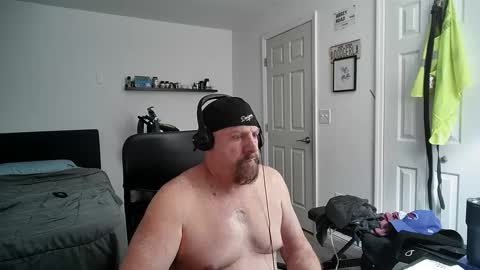 Snapshot of flaguy3233 chatting on 12-10-24, 03:09 Florida guy online show from 12-10-24, 03:09