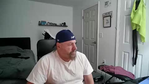Snapshot of flaguy3233 chatting on 01-22-25, 04:13 Florida guy online show from 01-22-25, 04:13