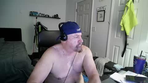 Snapshot of flaguy3233 chatting on 02-08-25, 08:10 Florida guy online show from 02-08-25, 08:10