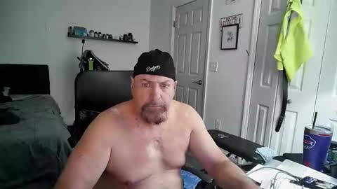 Snapshot of flaguy3233 chatting on 02-09-25, 08:33 Florida guy online show from 02-09-25, 08:33