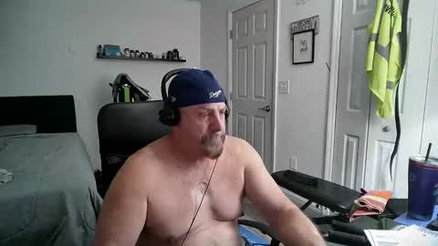 Snapshot of flaguy3233 chatting on 02-12-25, 05:58 Florida guy online show from 02-12-25, 05:58