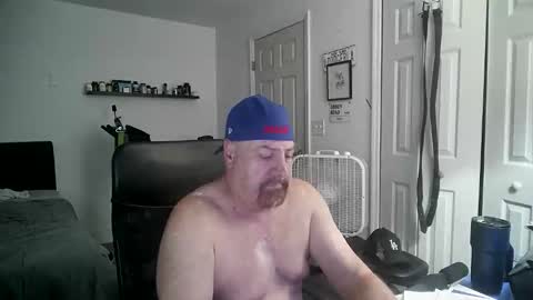 Snapshot of flaguy3233 chatting on 09-23-25, 08:12 Florida guy online show from 09-23-25, 08:12