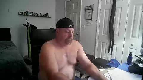 Snapshot of flaguy3233 chatting on 09-28-25, 05:02 Florida guy online show from 09-28-25, 05:02