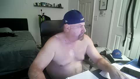Snapshot of flaguy3233 chatting on 10-04-25, 04:38 Florida guy online show from 10-04-25, 04:38