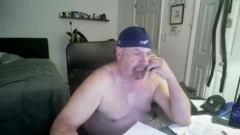 Snapshot of flaguy3233 chatting on 10-07-25, 08:39 Florida guy online show from 10-07-25, 08:39