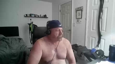 Snapshot of flaguy3233 chatting on 10-12-25, 11:59 Florida guy online show from 10-12-25, 11:59