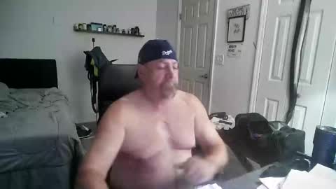 Snapshot of flaguy3233 chatting on 10-26-25, 04:18 Florida guy online show from 10-26-25, 04:18