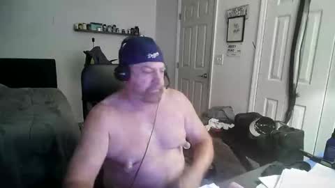Snapshot of flaguy3233 chatting on 10-27-25, 01:48 Florida guy online show from 10-27-25, 01:48
