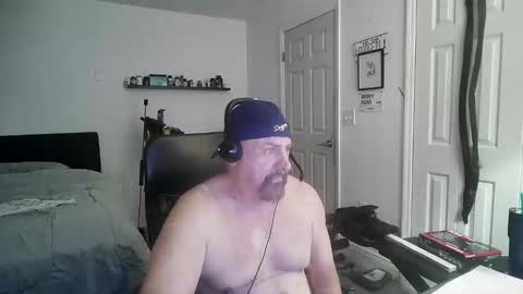 Florida guy online show from 11-25-25, 07:14