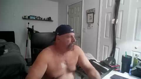 Florida guy online show from 11-27-25, 01:40