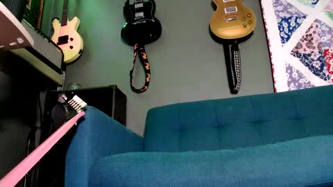 Flannel Dong online show from 11-27-25, 04:42