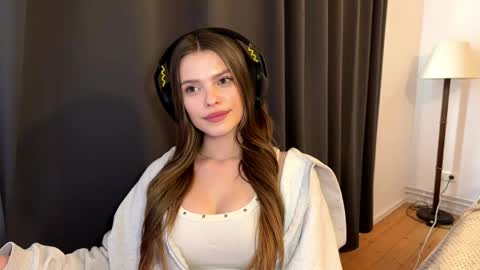 Emma online show from 05-07-26, 02:55