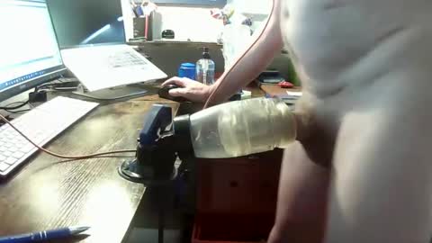 Snapshot of fleshlight4246 chatting on 11-02-25, 02:41 UK Fleshlight Fucker online show from 11-02-25, 02:41