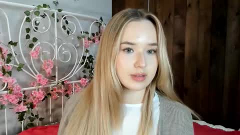 Amina online show from 11-18-25, 03:16