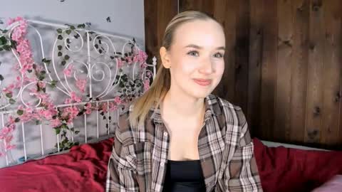 Amina online show from 11-22-25, 08:35