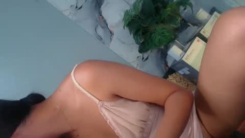 Suzy online show from 03-11-26, 01:39