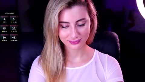 Snapshot of flirty_kitty1 chatting on 11-06-25, 10:43 Elizaveta -Lisa online show from 11-06-25, 10:43