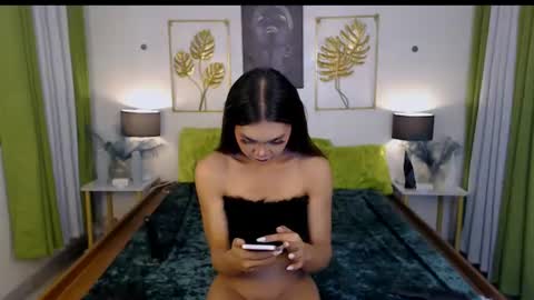 Snapshot of flirtymarga chatting on 10-29-25, 06:09 Marga online show from 10-29-25, 06:09