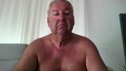 Snapshot of flo221222 chatting on 06-02-26, 02:19 flo221222 online show from 06-02-26, 02:19