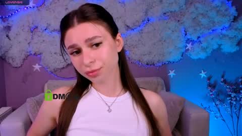 Snapshot of flora_ri chatting on 05-26-26, 09:16 just ask me online show from 05-26-26, 09:16