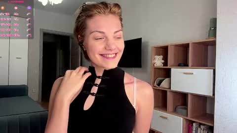 Snapshot of florenceheatly chatting on 07-17-26, 10:00 Flora online show from 07-17-26, 10:00
