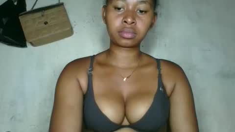 florencia011 online show from 11-11-25, 09:42