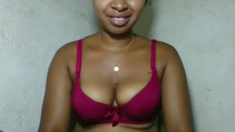 florencia011 online show from 04-25-26, 07:00