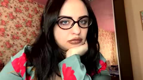 Emma online show from 03-12-26, 10:54