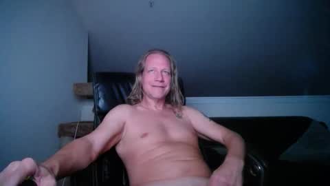 Snapshot of floridacat017 chatting on 12-14-25, 07:36 Double-D online show from 12-14-25, 07:36