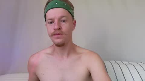 Snapshot of flower_haze chatting on 11-02-25, 05:54 Alexander online show from 11-02-25, 05:54