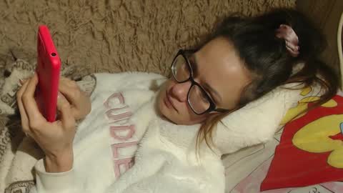 Snapshot of flowercandydoll chatting on 01-16-25, 06:27 say meow and send tip  online show from 01-16-25, 06:27