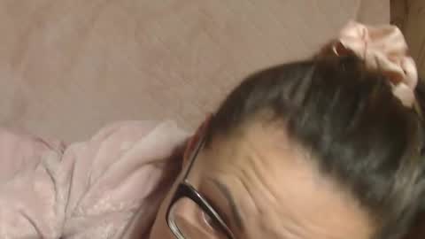 Snapshot of flowercandydoll chatting on 11-27-25, 09:00 say meow and send tip online show from 11-27-25, 09:00