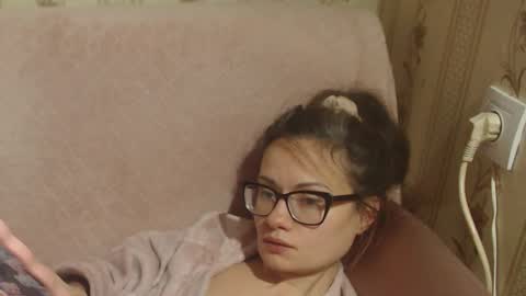 Snapshot of flowercandydoll chatting on 12-16-25, 04:34 say meow and send tip online show from 12-16-25, 04:34