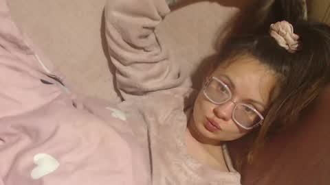 say meow and send tip  online show from 04-23-26, 05:48