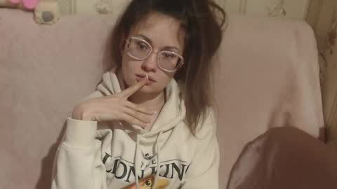 say meow and send tip  online show from 03-17-26, 08:50