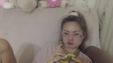 Snapshot of flowercandydoll13 chatting on 07-26-26, 03:52 say meow and send tip online show from 07-26-26, 03:52