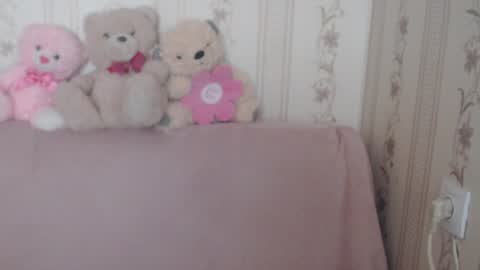 Snapshot of flowercandydoll13 chatting on 08-02-26, 10:14 say meow and send tip online show from 08-02-26, 10:14