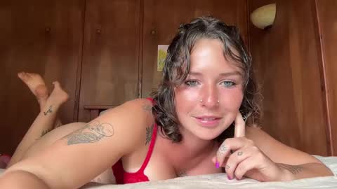 Snapshot of flowergirl448844 chatting on 09-11-25, 11:27 Flowergirl online show from 09-11-25, 11:27