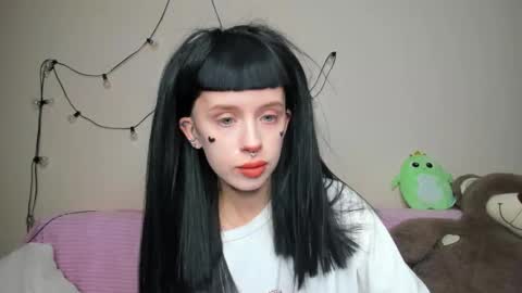 Snapshot of flowerofsin2001 chatting on 09-20-25, 04:30 Flower online show from 09-20-25, 04:30