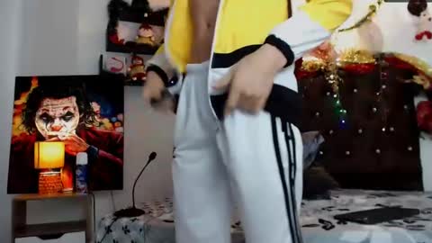 flowers109 online show from 12-26-24, 09:47