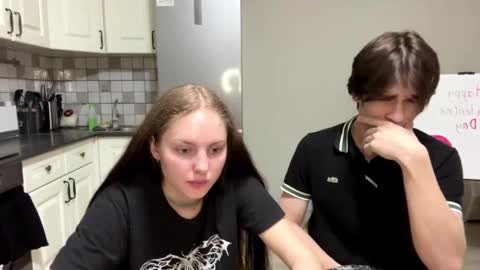 flowerscouple online show from 02-21-26, 10:22