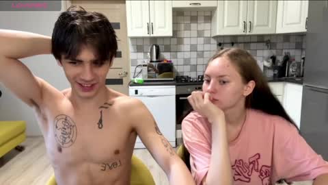 flowerscouple online show from 04-06-26, 04:21