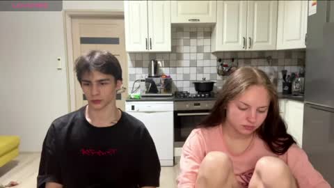 flowerscouple online show from 04-06-26, 10:22